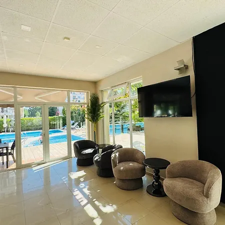Sunny House 304 Three Bedroom Apartment