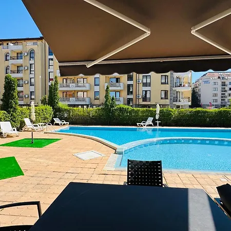 Sunny House 304 Three Bedroom Apartment Slantschew brjag